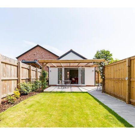 Charming Chester Studio With Private Garden & Free Parking Exteriér fotografie